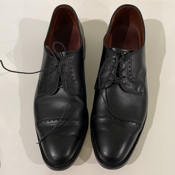Allen Edmond black dress shoes - Picture 3 of 9